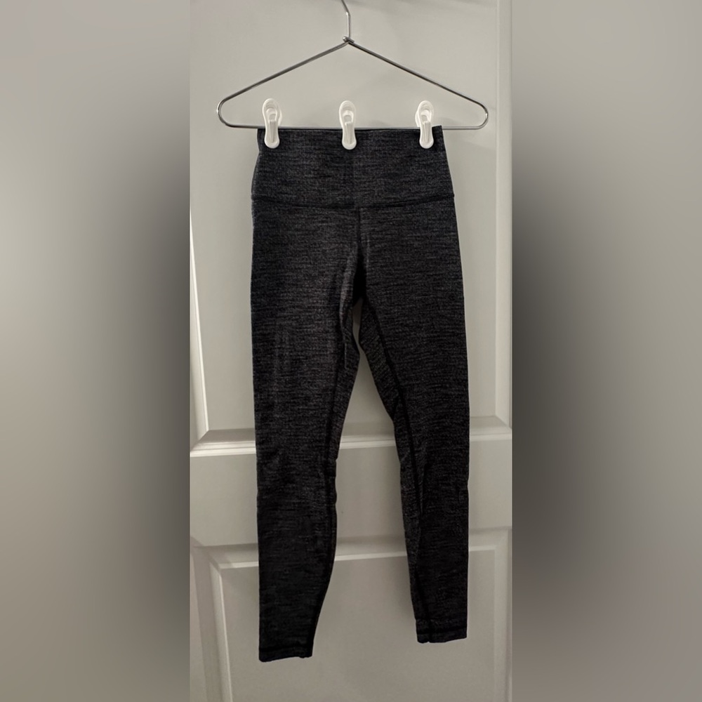 Lululemon Women's Leggings |‎ Black and Grey | 6